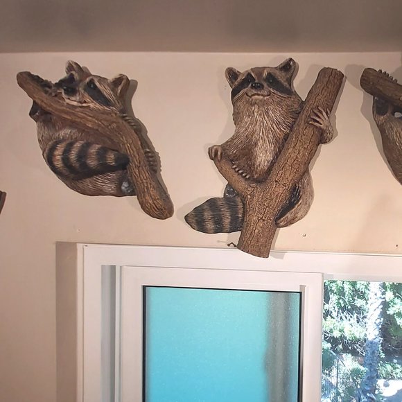 4 Vintage Handmade wall hangings of raccoons - Picture 4 of 8